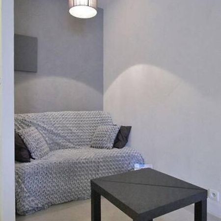 Appartement Avec Ascenseur La Defense กูร์เบอวัวร์ ภายนอก รูปภาพ